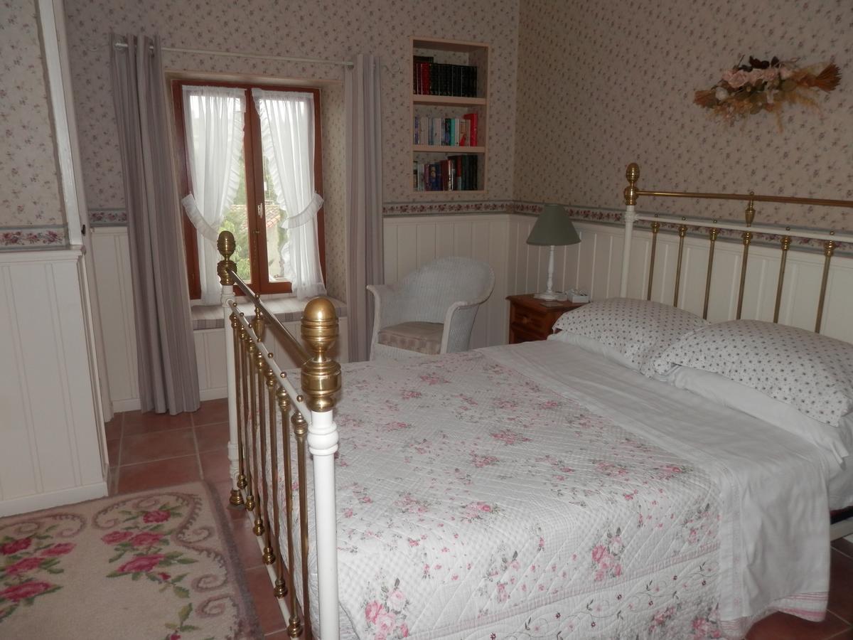 Maison De Laura Salsigne Стая снимка